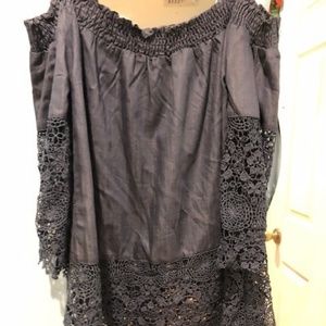 BLUE BLOUSE WITH LACE